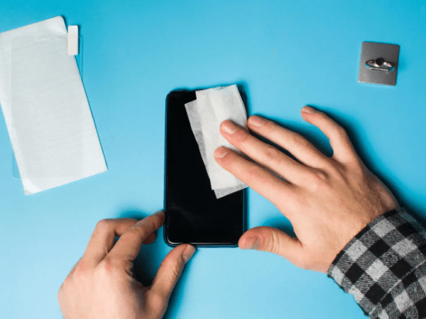 Top 7 Simple and Efficient Hacks to clean the&nbsp;phone